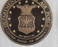 MILITARY PLAQUES & EMBLEMS #46 PHOTO ENGRAVED BRONZE AIR FORCE EMBLEM