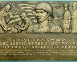MILITARY PLAQUES & EMBLEMS #10 CAST BRONZE BAS-RELIEF PLAQUE FOR ALL WOMEN VETERANS